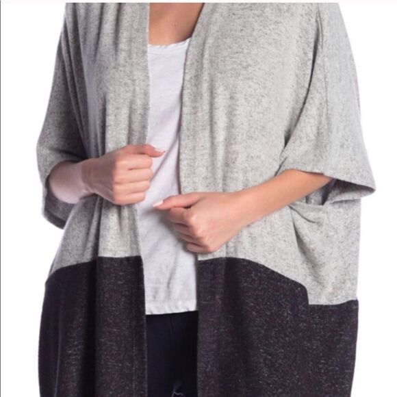 Olive and Oak gray colorblock open cocoon sweater - Picture 1 of 7